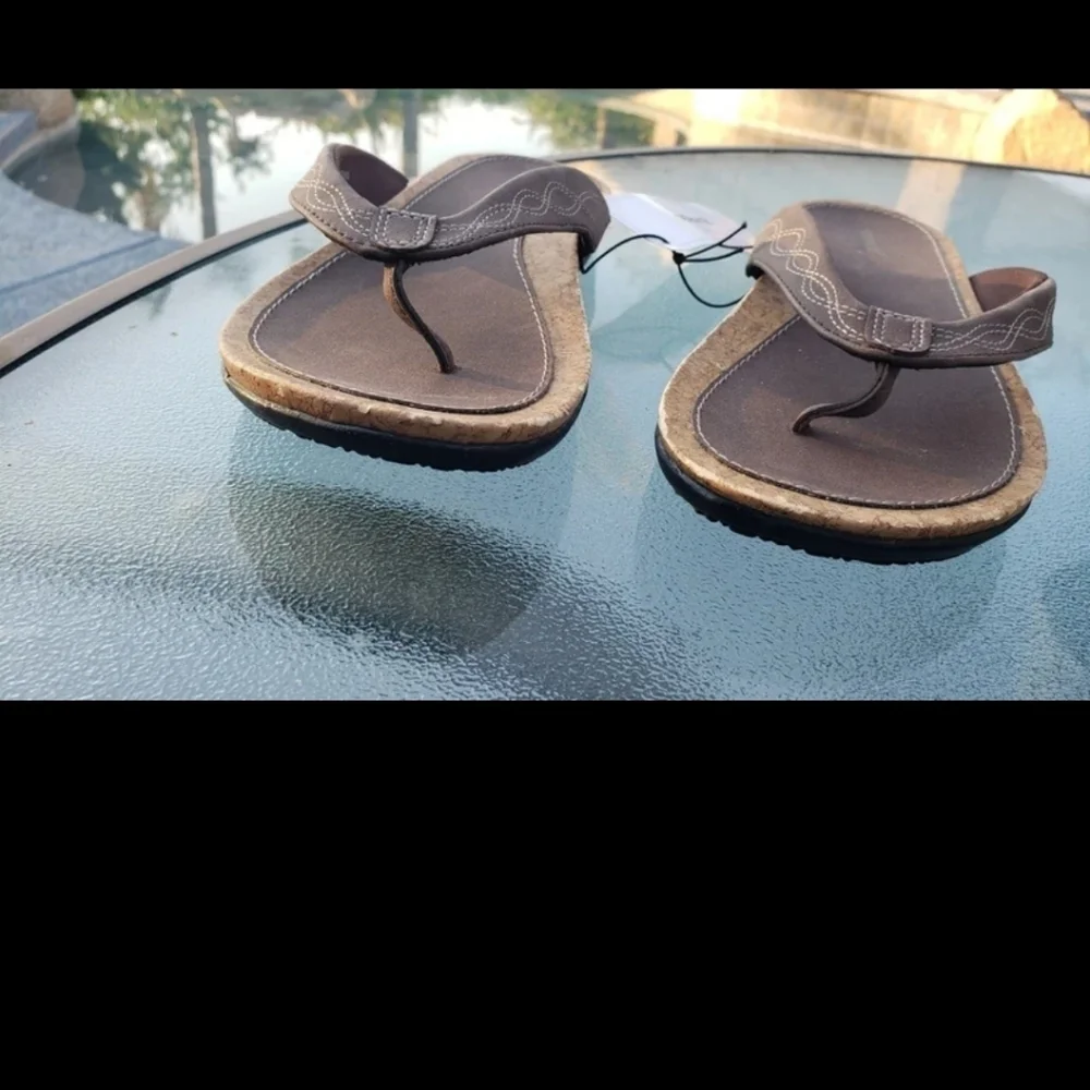 Speedo NWT sz 9 Brown Thong Flip Flops Women's Casual Flat Cork Insole